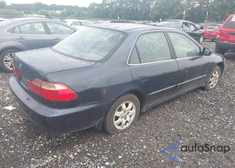 2000 Honda Accord 2.3 Ex from USA, damaged, VIN 1HGCG6683YA102232